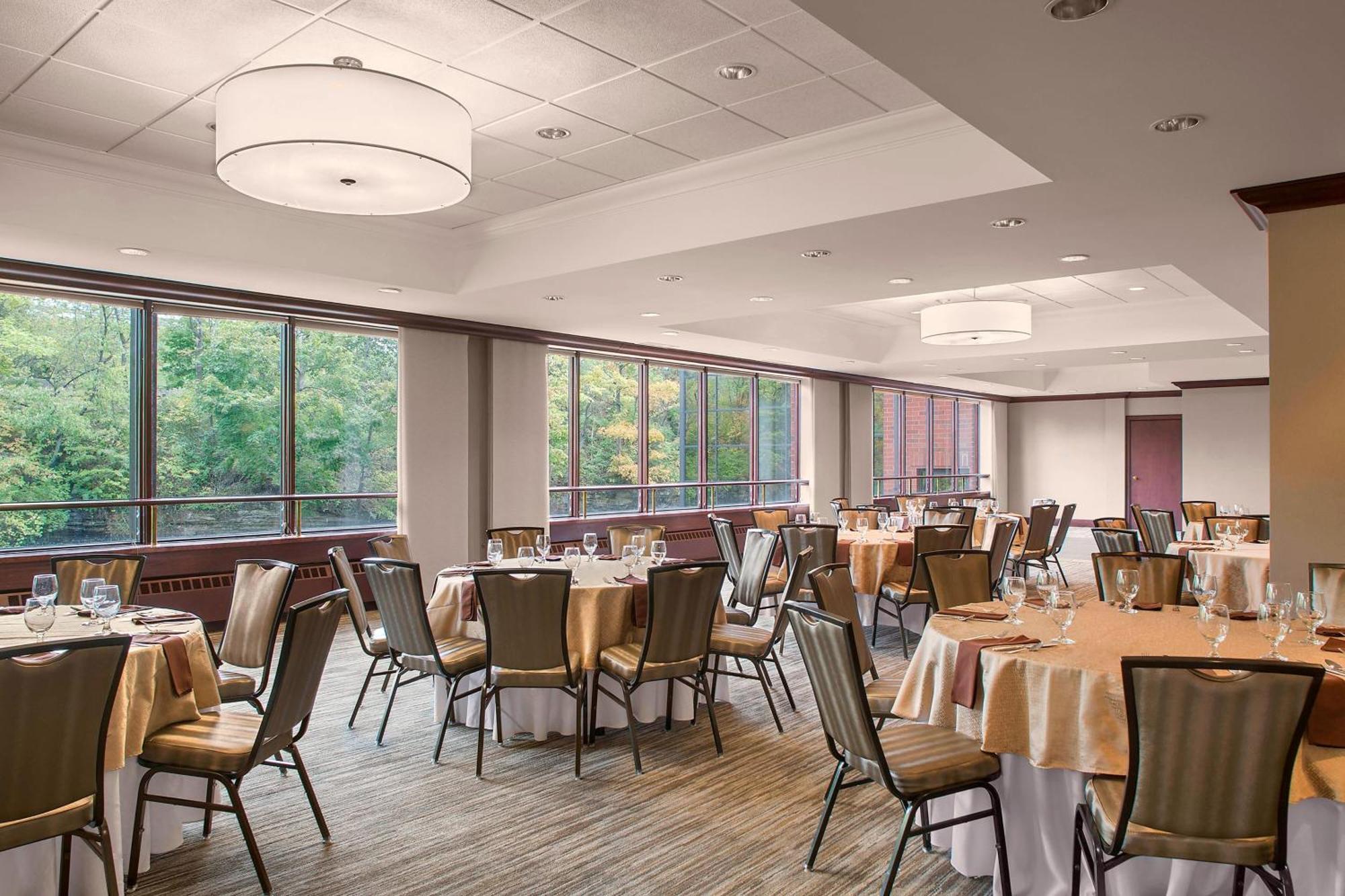 Sheraton Suites Akron Cuyahoga Falls Exterior foto